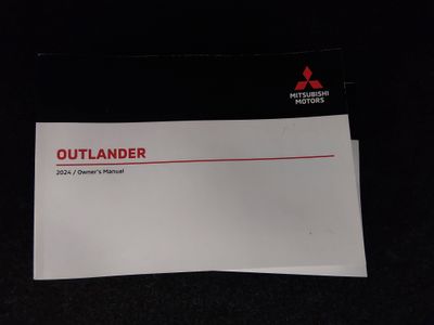 2024 Mitsubishi Outlander — photo 15 view