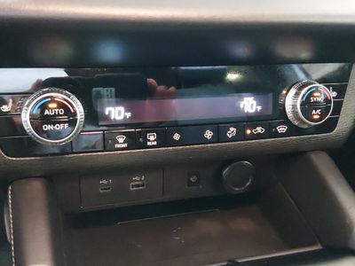2024 Mitsubishi Outlander — photo 18 view