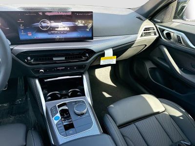 2026 BMW i4 — photo 18 view