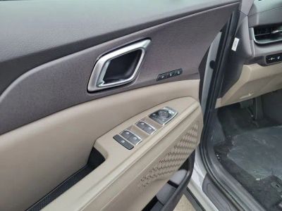 2026 Kia Carnival Hybrid — engine compartment view