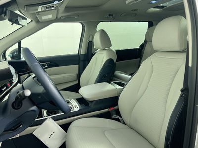 2026 Kia Carnival Hybrid — photo 14 view