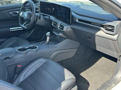 2025 Ford Mustang — photo 29 view