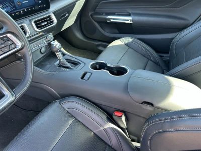 2025 Ford Mustang — photo 16 view