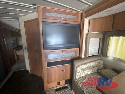 2008 Winnebago Journey - Photo 18