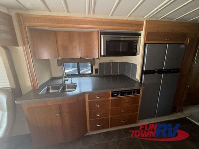 2008 Winnebago Journey - Photo 10