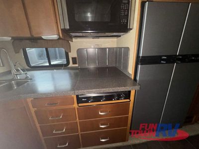 2008 Winnebago Journey - Photo 12