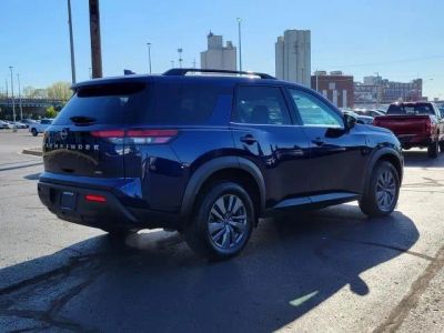 2025 Nissan Pathfinder — side profile view