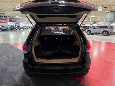 2019 Jeep Grand Cherokee — detail view