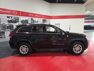2019 Jeep Grand Cherokee — side profile view