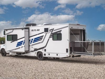 2027 Thor Motor Coach Outlaw Toy Hauler - Photo 6