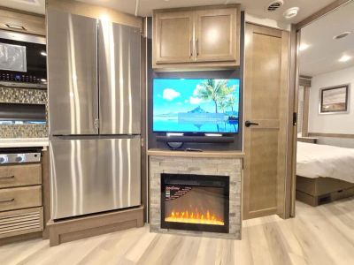 2026 Fleetwood BOUNDER - Photo 8