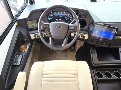 2026 Fleetwood BOUNDER - Photo 2
