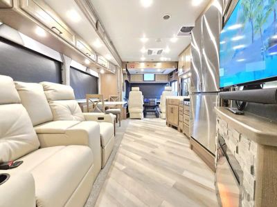 2026 Fleetwood BOUNDER - Photo 3