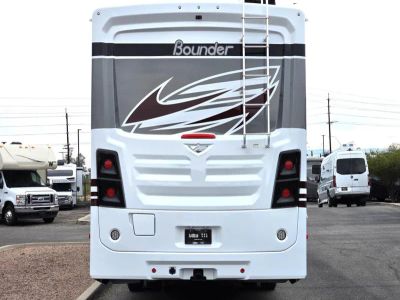 2026 Fleetwood BOUNDER - Photo 28