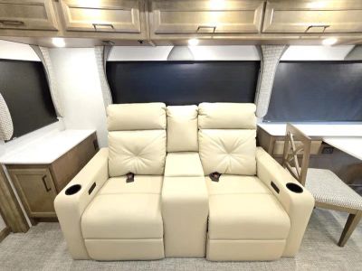 2026 Fleetwood BOUNDER - Photo 15