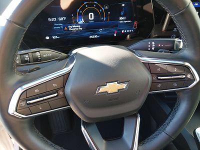 2025 Chevrolet Equinox — photo 12 view