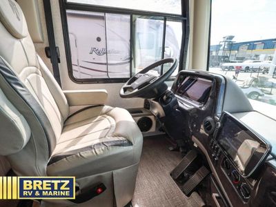2023 Thor Motor Coach Palazzo — photo 8 view