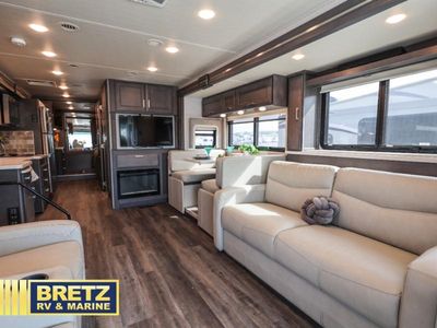 2023 Thor Motor Coach Palazzo — photo 14 view