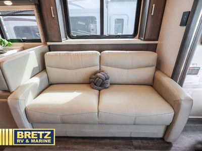 2023 Thor Motor Coach Palazzo — photo 15 view
