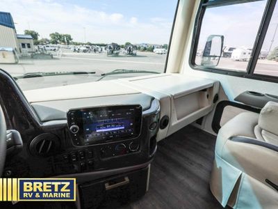 2023 Thor Motor Coach Palazzo — photo 10 view