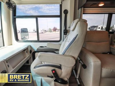 2023 Thor Motor Coach Palazzo — photo 11 view