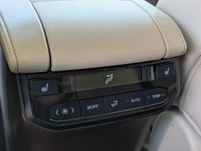 2021 Toyota Highlander — photo 17 view