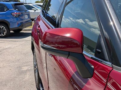 2021 Toyota Highlander — photo 12 view