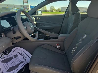 2026 Hyundai Elantra — photo 9 view