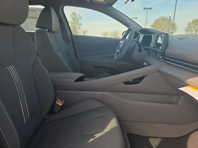 2026 Hyundai Elantra — photo 15 view
