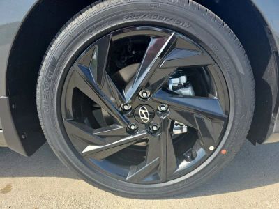 2026 Hyundai Elantra — photo 16 view