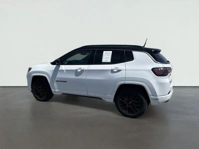 2022 Jeep Compass — detail view