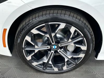 2025 BMW 3 Series — photo 28 view