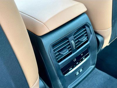 2025 BMW 3 Series — photo 21 view