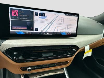 2025 BMW 3 Series — photo 12 view