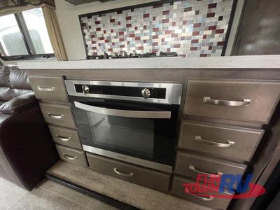 2018 Keystone RV Montana - Photo 10