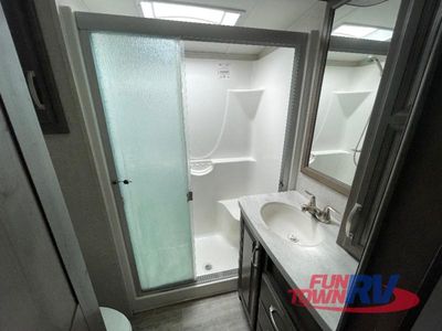 2018 Keystone RV Montana - Photo 16