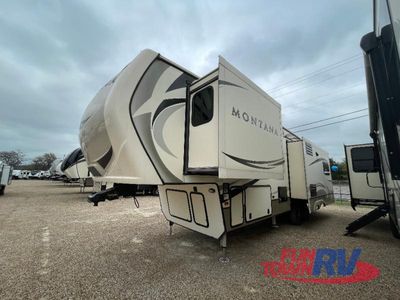 2018 Keystone RV Montana - Photo 3