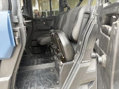 2025 Can-Am Defender MAX Limited HD10 — photo 18 view