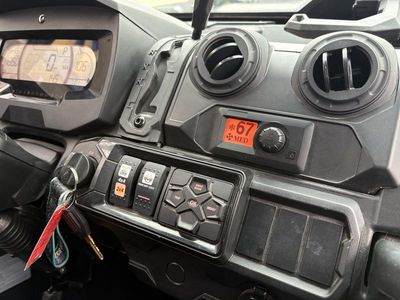 2025 Can-Am Defender MAX Limited HD10 — photo 21 view