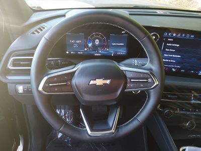 2025 Chevrolet Traverse - Photo 12