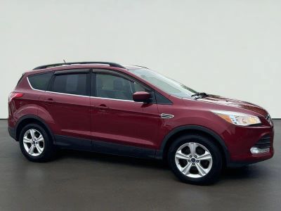 2016 Ford Escape SE in Red — front three-quarter view