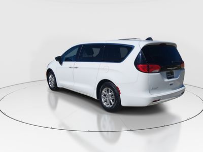 2024 Chrysler Voyager - Photo 5