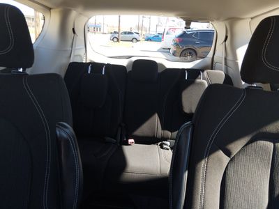 2024 Chrysler Voyager - Photo 17