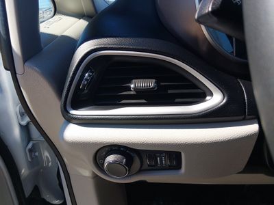 2024 Chrysler Voyager - Photo 13