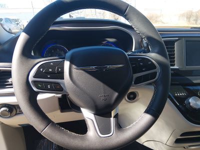 2024 Chrysler Voyager - Photo 12