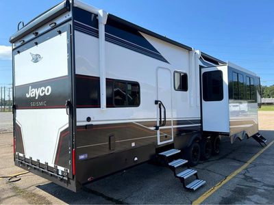 2026 Jayco Seismic - Photo 4