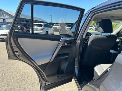 2017 Toyota RAV4 - Photo 11