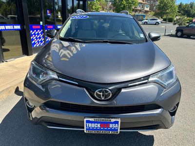 2017 Toyota RAV4 - Photo 3