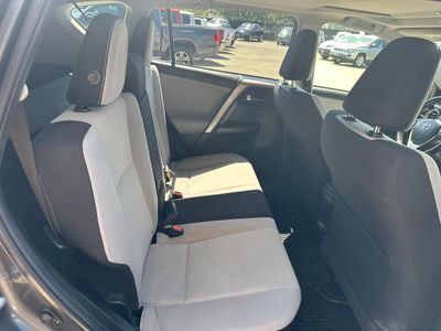 2017 Toyota RAV4 - Photo 16