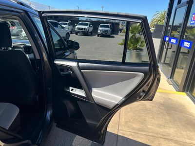 2017 Toyota RAV4 - Photo 15